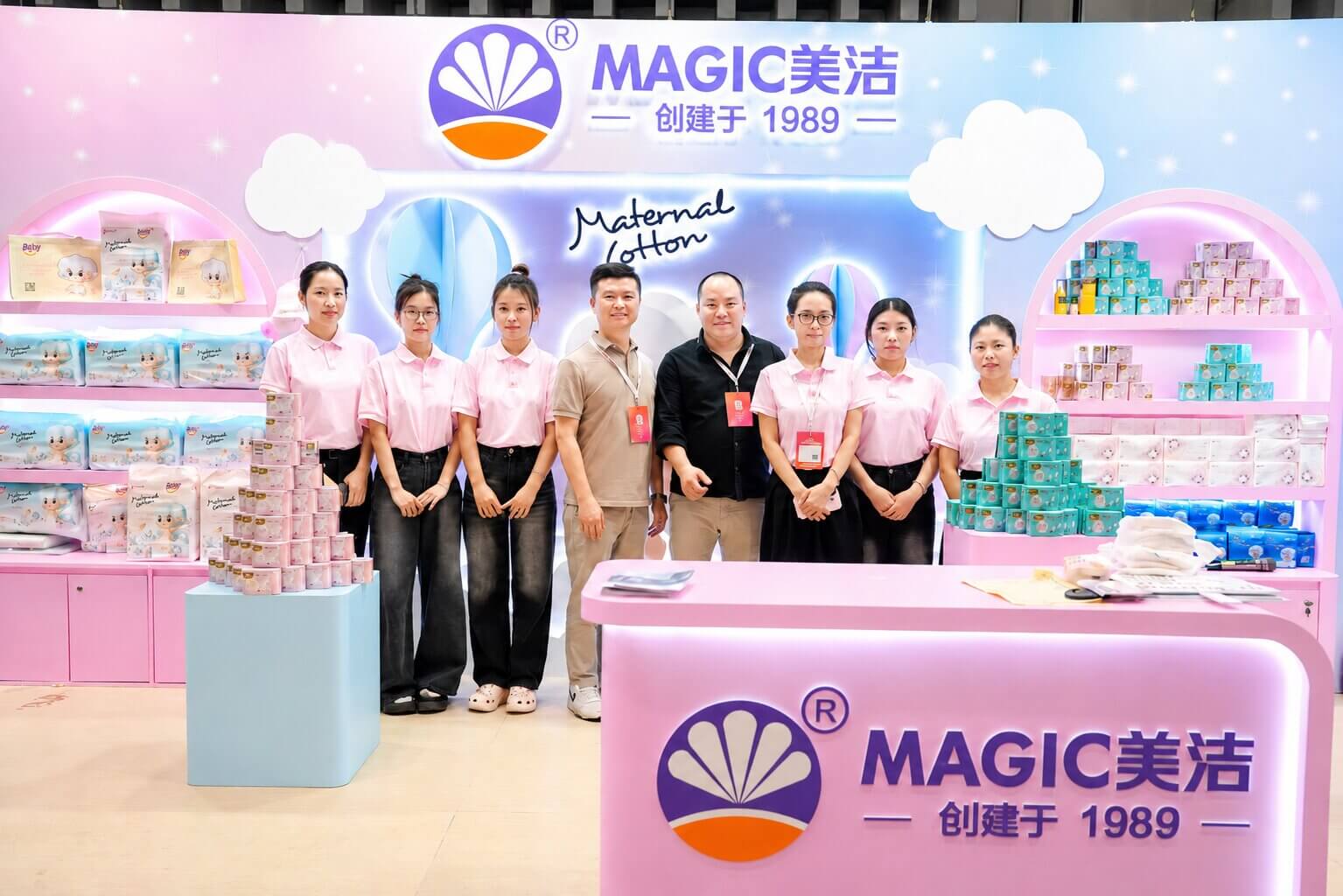 Đội ngũ tổ chức sự kiên Merria